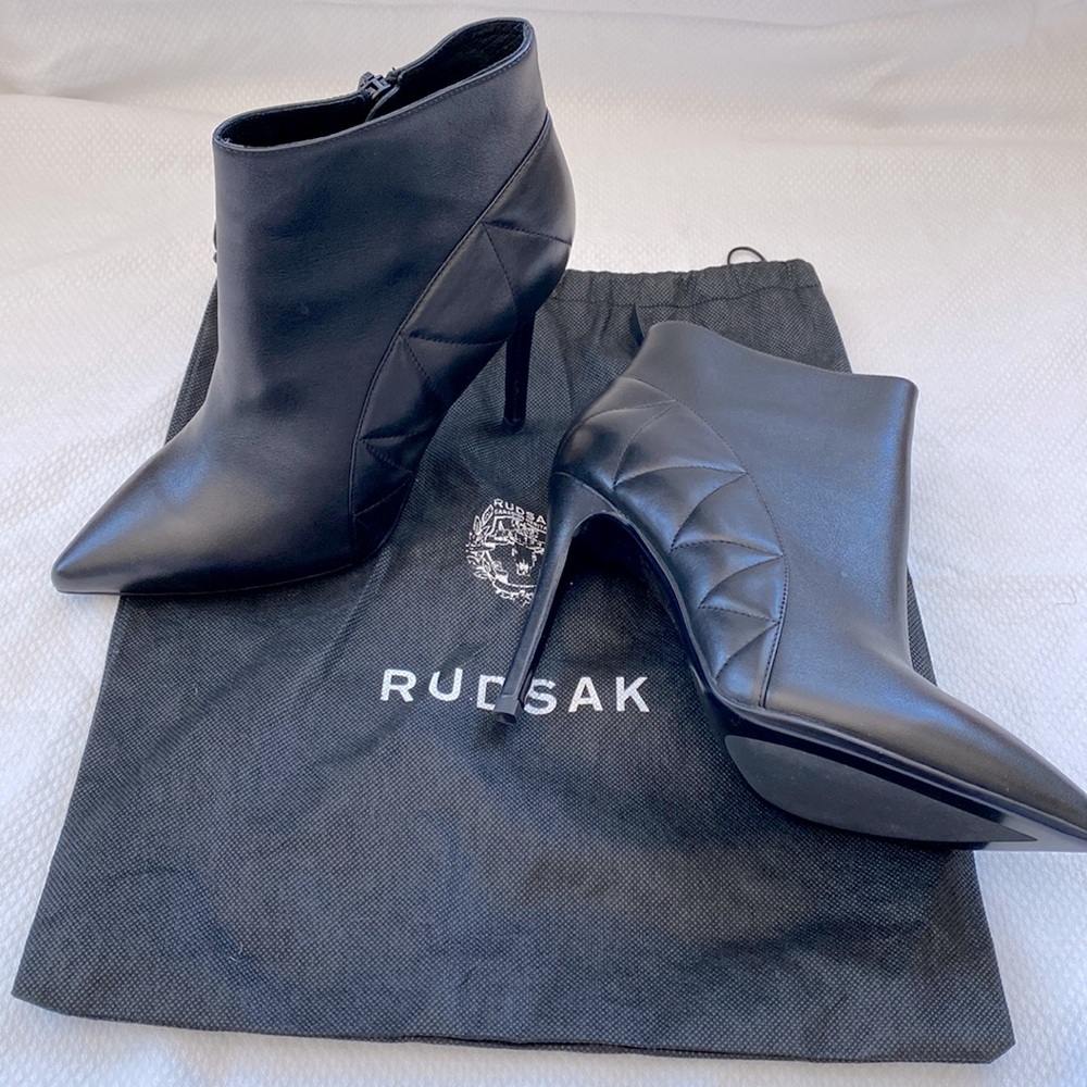 *NWOT* Rusdsak Terri women’s high heeled ankle boots. Size 38.